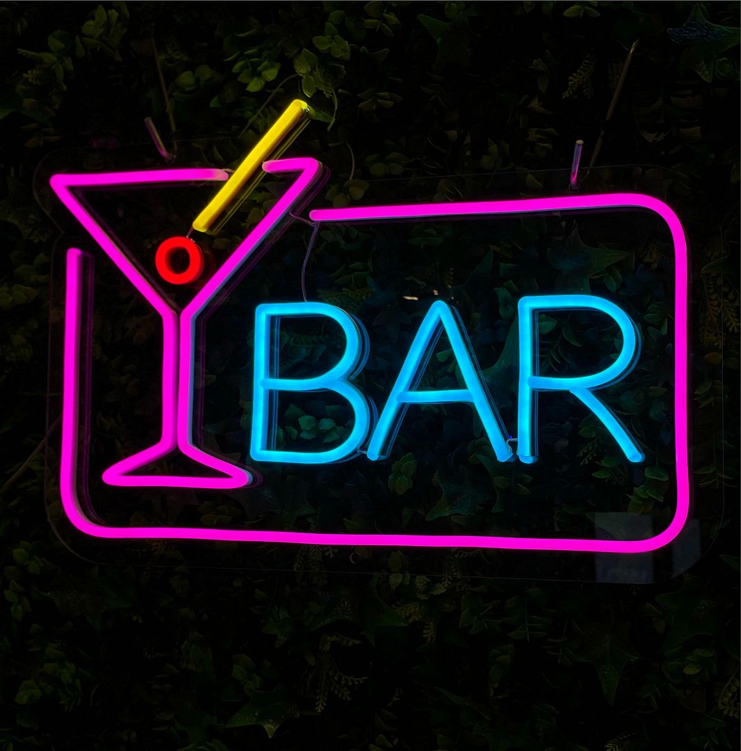 Cocktail Bar Neon Sign